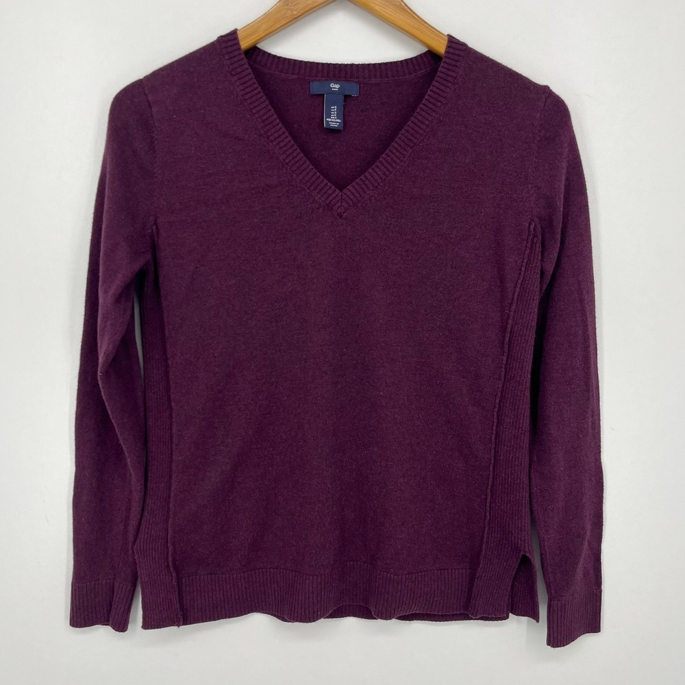 Gap Sweater Women's Size S Purple V-Neck Lightweight Cotton Blend